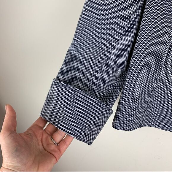 Tahari Tweed Black/White‎ Crop 2 Button Career Blazer Sz 4 - Picture 4 of 10